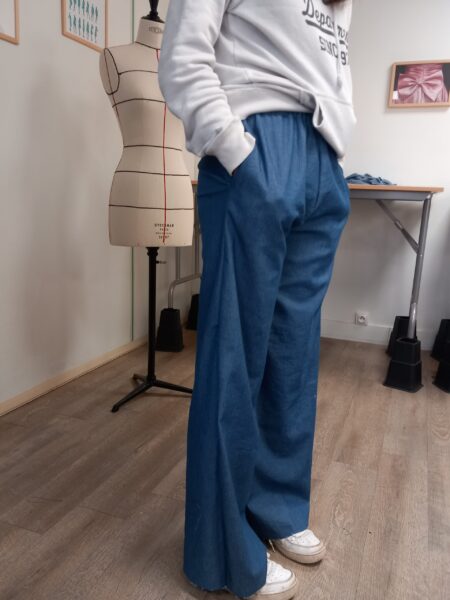pantalon_porte_stage_ado modèle porté du pantalon à coudre dans le stage spécial ado